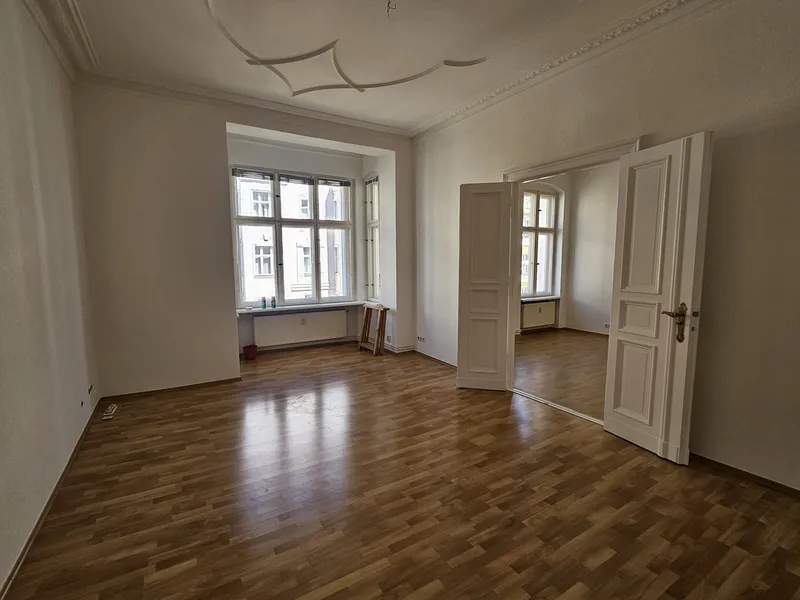 Wunderschöne Altbauwohnung mit 2. Balkonen und Aufzug im 2. OG++Friedbergstrasse — photo 1